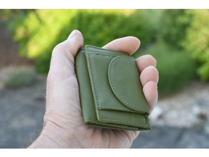 DámskáPánská mini kožená ručně vyrobená peněženka KUBÁT Mia zelená 7140482 (8)