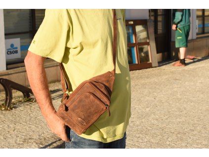 Kožená ručně vyrobená Pánská taška KUBÁT Jarda crossbody hnědá Ham 545742HUN (2)