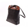 Kožený ručně vyrobený ručně vyrobený batohkabelka KUBÁT Terka koňakovo černá 213412 (8)