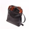Kožený ručně vyrobený ručně vyrobený batohkabelka KUBÁT Terka koňakovo černá 213412 (11)
