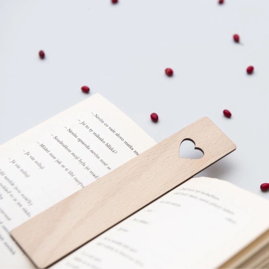 Drevená záložka Srdce