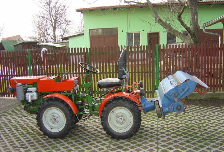 Servis a údržba malotraktoru TZ4K a MT8: Nejčastější závady, výměna dílů a rady pro dlouhou životnost