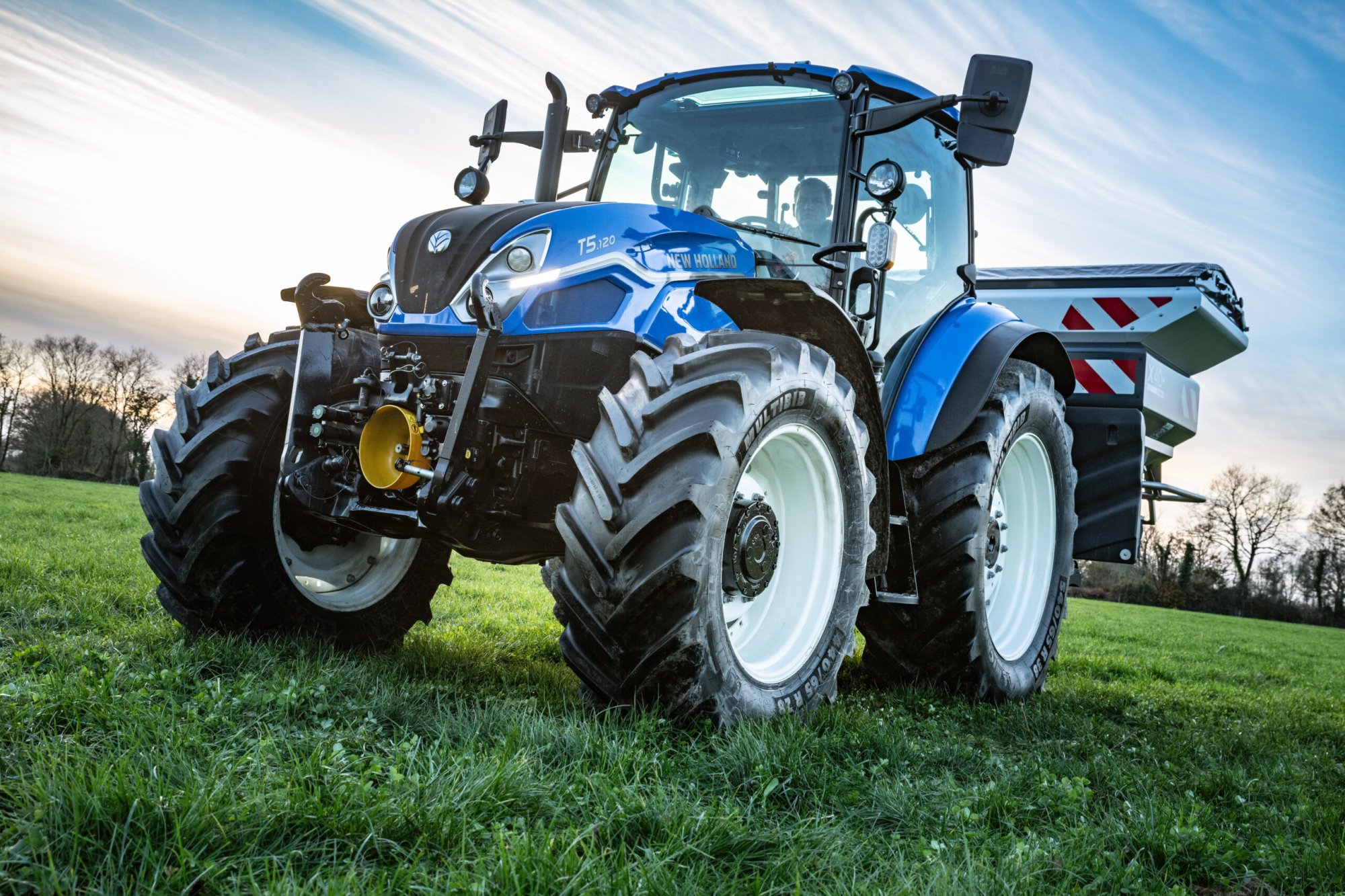 New Holland: globální lídr v zemědělské technice a jeho nejslavnější traktory