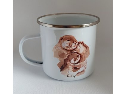 Plechový hrneček vydry v objetí