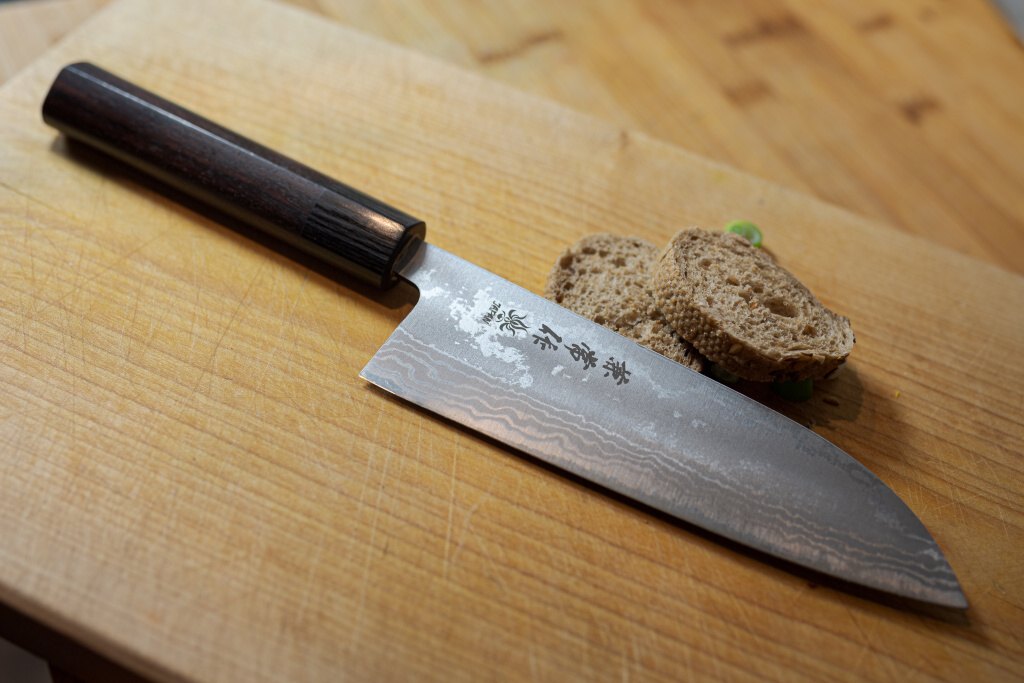 Japonský nůž Kanetsune Santoku 165 mm - uživatelská recenze