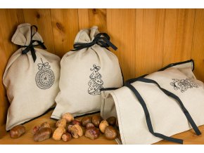Režný pytlík na ořechy nebo křížaly s vánoční výšivkou - STROMEČEK