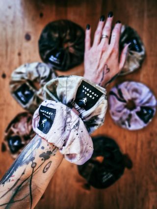 ● KUDLIČKY DO VLASŮ ● ● Nově si budete moct u mě na stánku pořídit i doplňky a jedním z nich jsou tyto textilní gumičky ●...