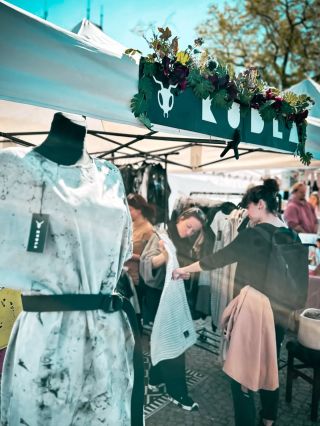 ● O VÍKENDU PROBĚHL @dyzajnmarket APRÍL ● ● A podařilo se snad vše, co šlo ● Počasí nás ozařovalo sluncem oba dva dny,...