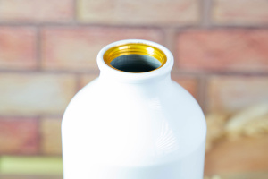  Lehká hliníková láhev 750 ml s vlastním originálním potiskem. Sublimační technologie zaručuje živé barvy. Ideální na cesty, výlety i jako osobní dárek. Detail hrdla.