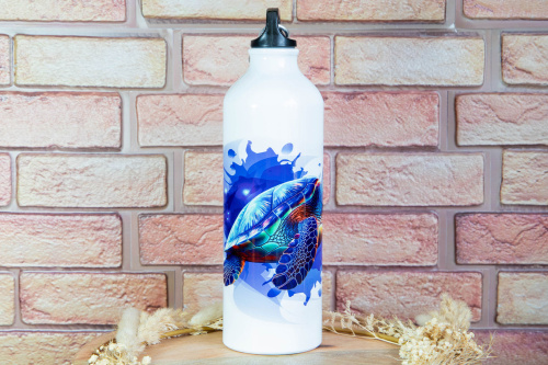  Lehká hliníková láhev 750 ml s vlastním originálním potiskem. Sublimační technologie zaručuje živé barvy. Ideální na cesty, výlety i jako osobní dárek. (2)