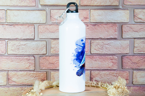  Lehká hliníková láhev 750 ml s vlastním originálním potiskem. Sublimační technologie zaručuje živé barvy. Ideální na cesty, výlety i jako osobní dárek. (3)