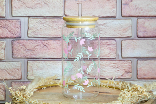  Originální sklenice na nápoje s vinylovým polepem ve vlastním designu KudrnkaART. Objem 500 ml.