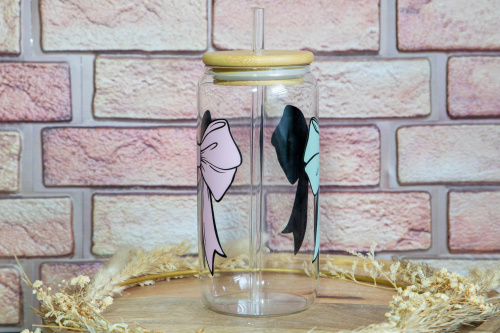  Originální sklenice na nápoje s vinylovým polepem ve vlastním designu KudrnkaART. Objem 500 ml (2)