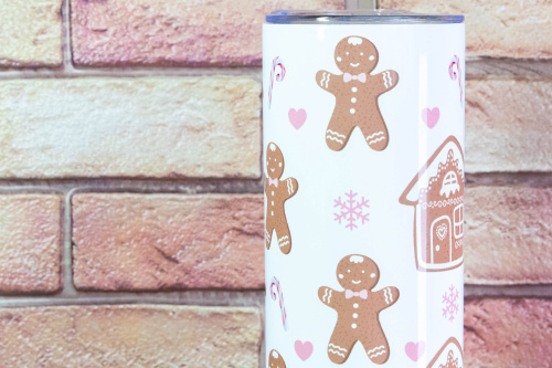 Stylový termo kelímek KudrnkaART s motivem Perníčků a perníčkových domečků – pro horkou kávu i ledové drinky. Design, co má duši, a funkčnost, co vydrží