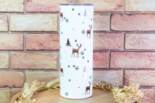  Stylový termo kelímek KudrnkaART se zimním motivem s jeleny – pro horkou kávu i ledové drinky. Design, co má duši, a funkčnost, co vydrží (2)