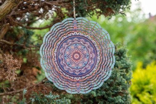  Elegantní 3D větrný spinner s motivem květinové mandaly. Odolný, otočný závěs pro zahradu i interiér. Elegantní dekorace a skvělý tip na originální dárek (6)