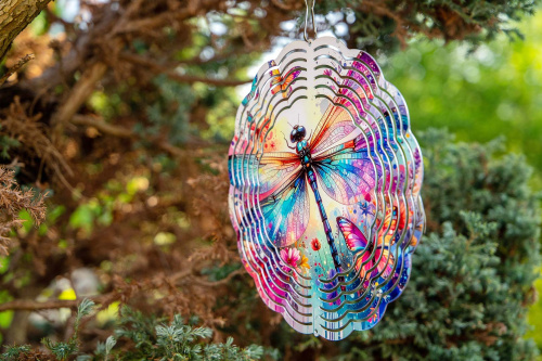  Vneste do své zahrady nebo interiéru hravý pohyb a oslnivý vizuální efekt. Tento větrný spinner kombinuje moderní design, precizní zpracování a vysokou odolnost (11)