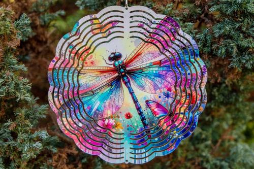  Vneste do své zahrady nebo interiéru hravý pohyb a oslnivý vizuální efekt. Tento větrný spinner kombinuje moderní design, precizní zpracování a vysokou odolnost