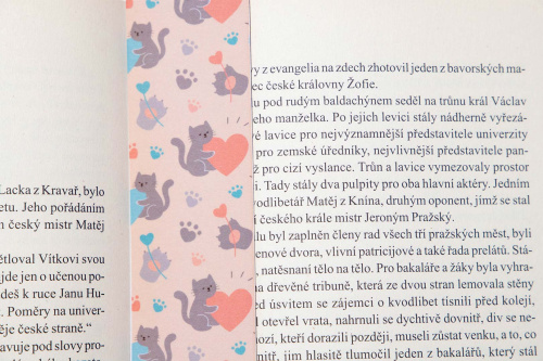  Originální papírová knižní záložka od KudrnkaART. Motiv: kočky se srdíčky (3)