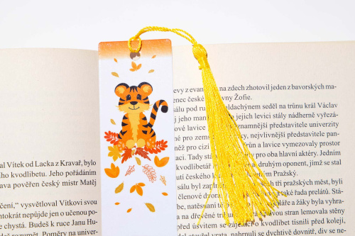 Originální papírová knižní záložka od KudrnkaART. Motiv: tygřík na bílém podkladu (3)