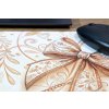 Klasická podložka pod myš v originálním designu KudrnkaART. Motiv: ornamenty s mašlí na bílém podkladu 3