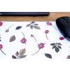 Klasická podložka pod myš v originálním designu KudrnkaART. Motiv: růžičky na světlém podkladu 3