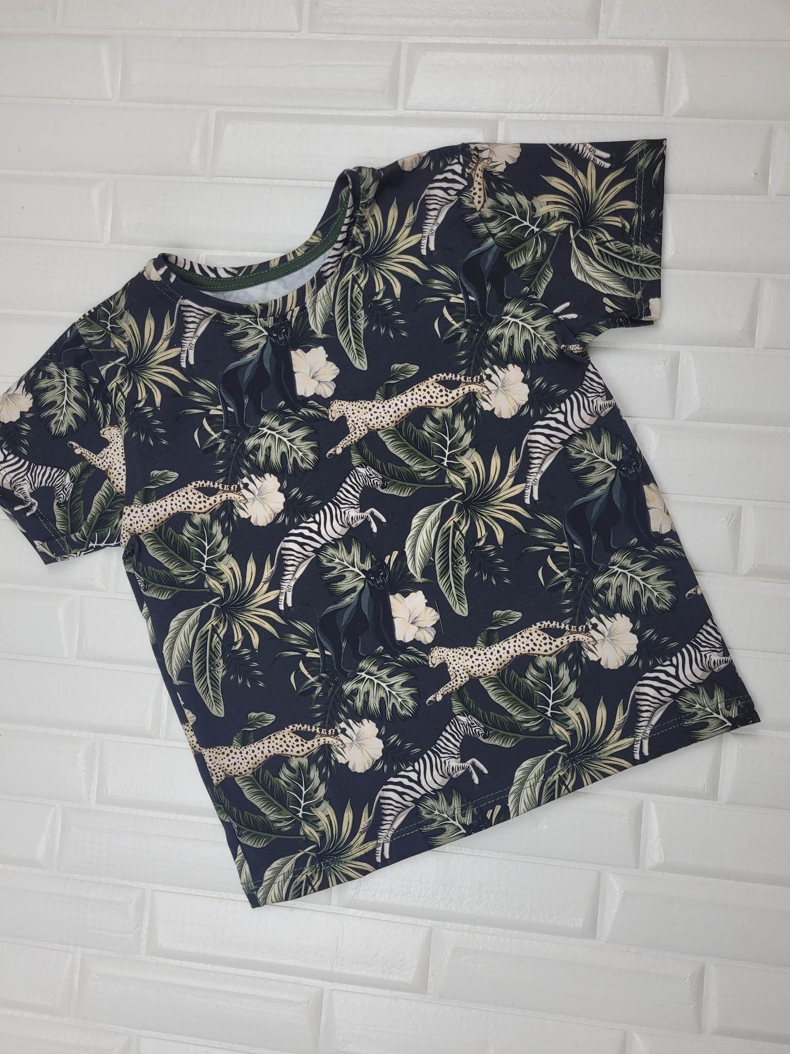 Tričko leopard khaki/ čierne Veľkosť: 128