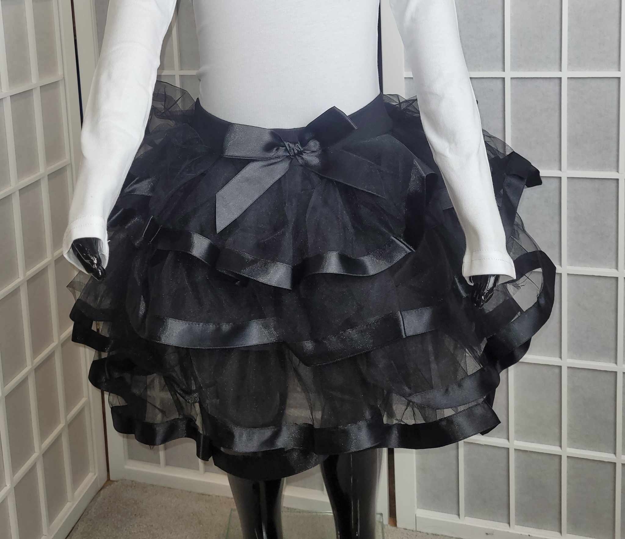 Dievčenská sukňa čierna Veľkosť: 128