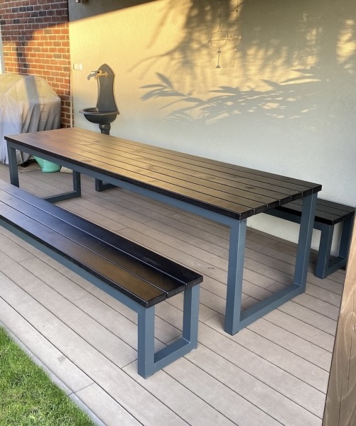 Design-Gartenset in dunklen Farbtönen