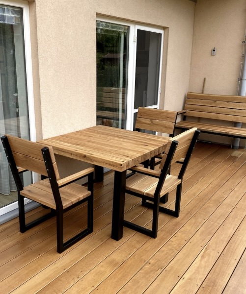Garten-Set aus Eiche mit Stahlgestell