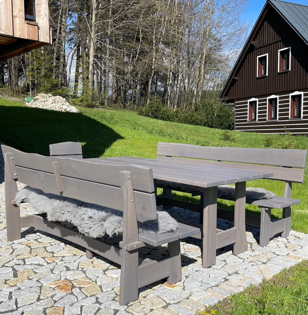 Rustikale Garnitur für die Berge