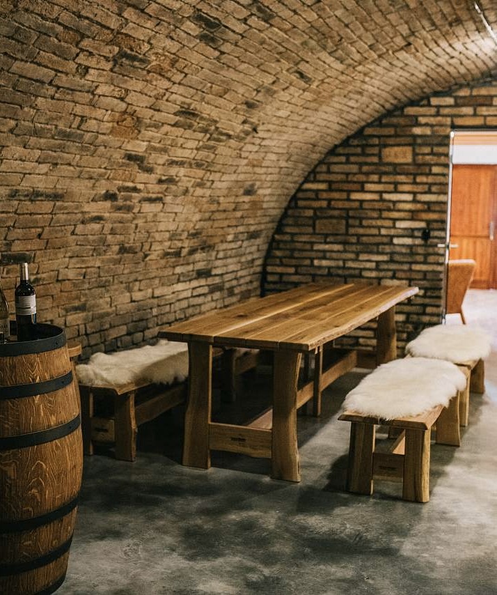 Sitzgelegenheiten für den Weinkeller
