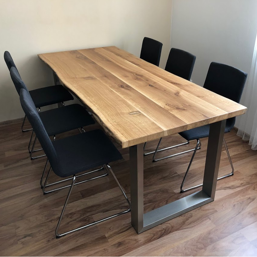 Výroba jídelních stolů