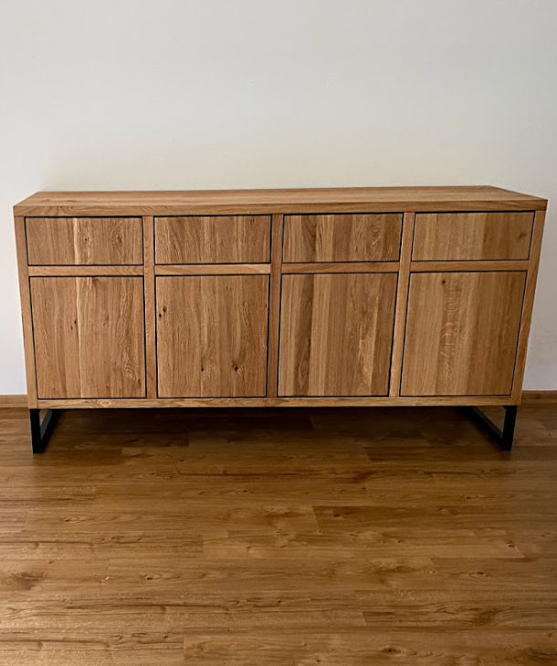 Dubový televizní stolek a komoda s ocelovou podnoží