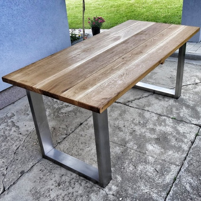 Luxusní zahradní stůl z dubového dřeva a nerezové oceli - Praha