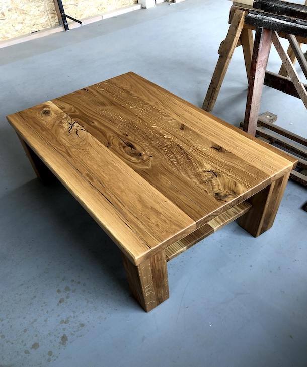 Konferenční stolek - celodřevěný