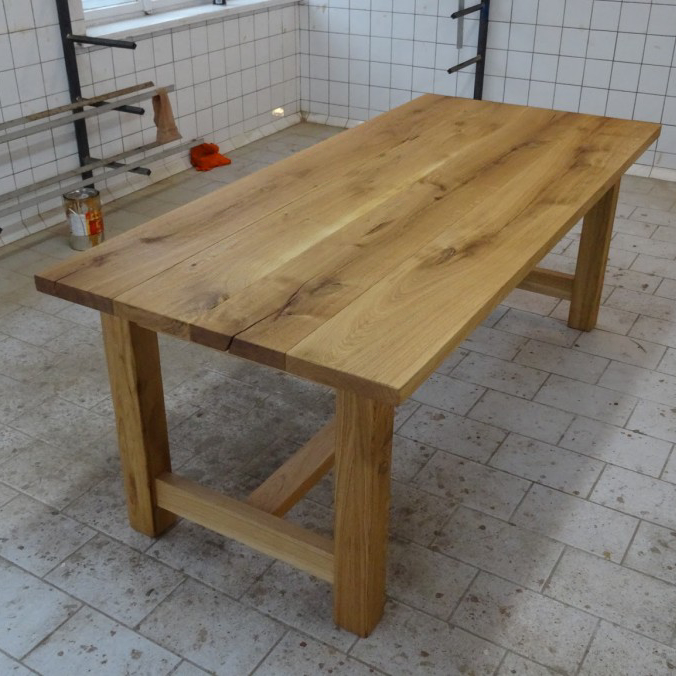 Masivní jídelní stůl s deskou ze 4 fošen - přírodní dub