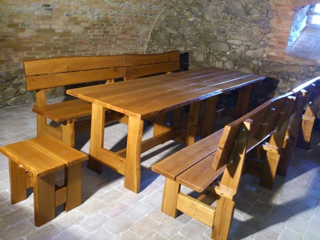 Zahradní nábytek do vinného sklepa