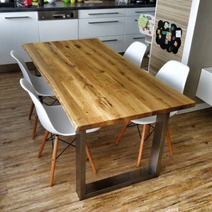 Designový jídelní stůl