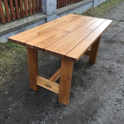 Dubový zahradní stůl