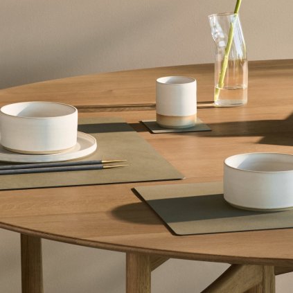 Tischset SQUARE NUPO 35 x 45 cm, Kräuterstaub, leder, LIND DNA