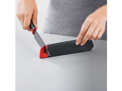 Messerset SLICE&SHARPDE, 2-teilig + 2 Klingenschützer mit Messerschärfer, Joseph Joseph