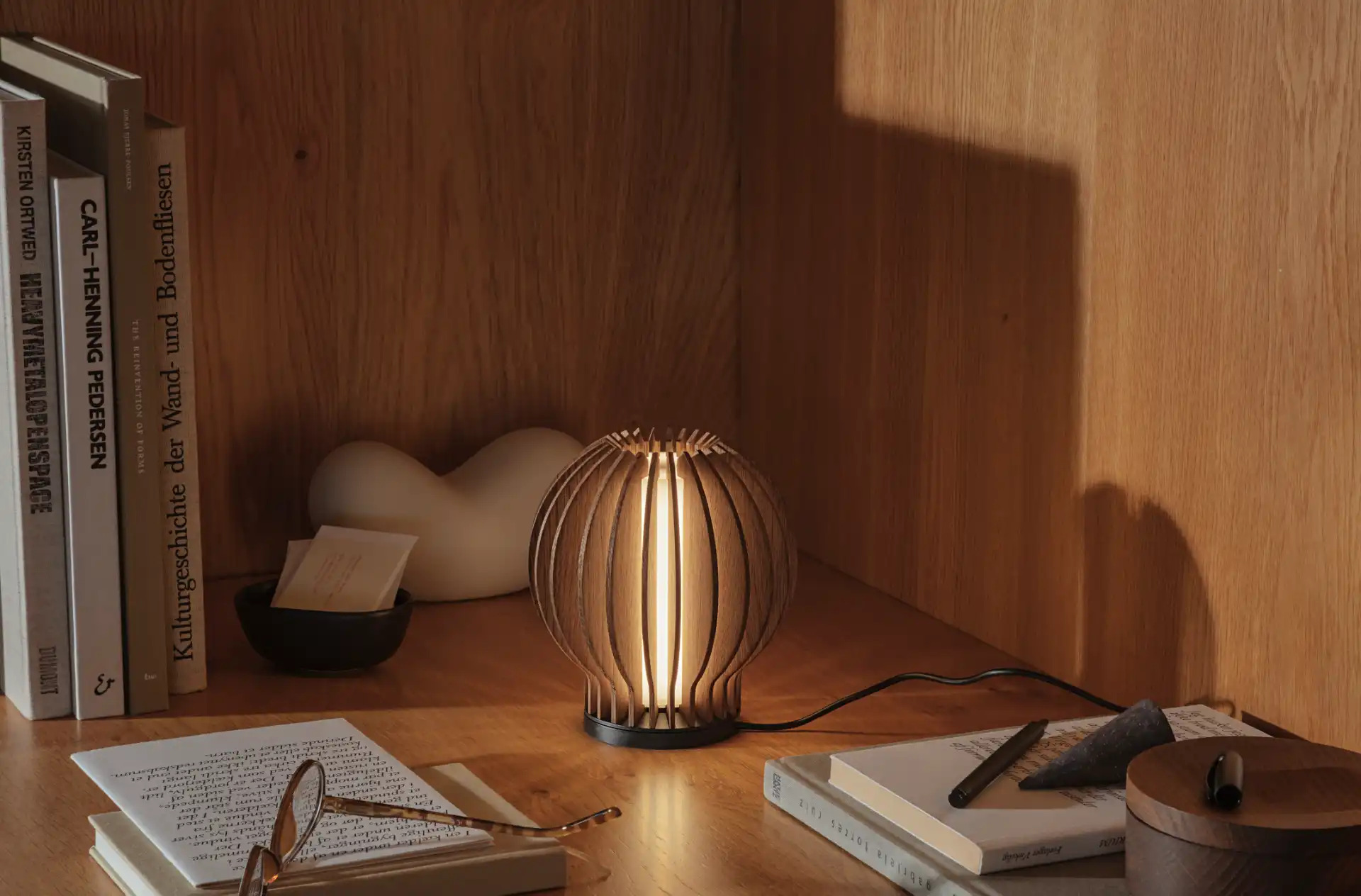 Tischlampe RADIANT 15 cm, LED, dunkelbraun, Holz, Eva Solo