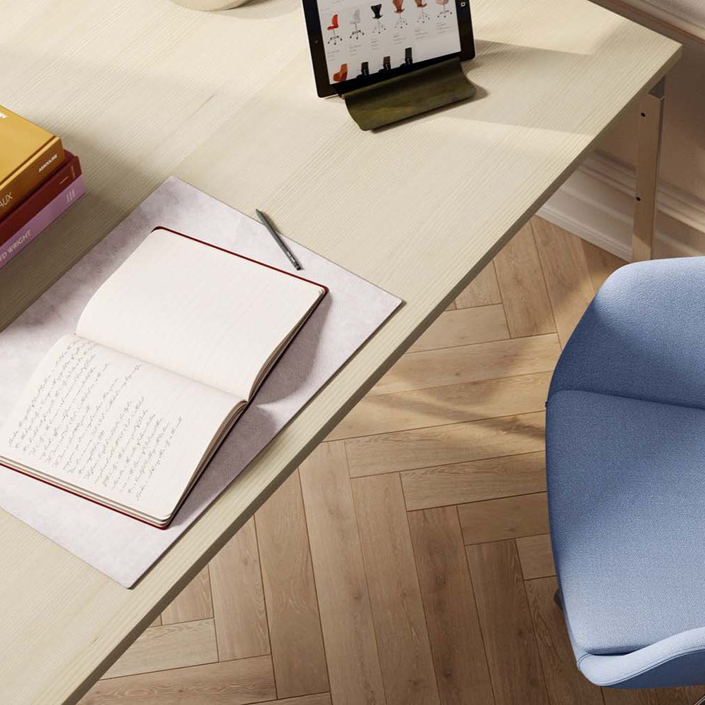 Schreibtischunterlage Desk Pad 55 cm, Lavagrau, Leder, Fritz Hansen