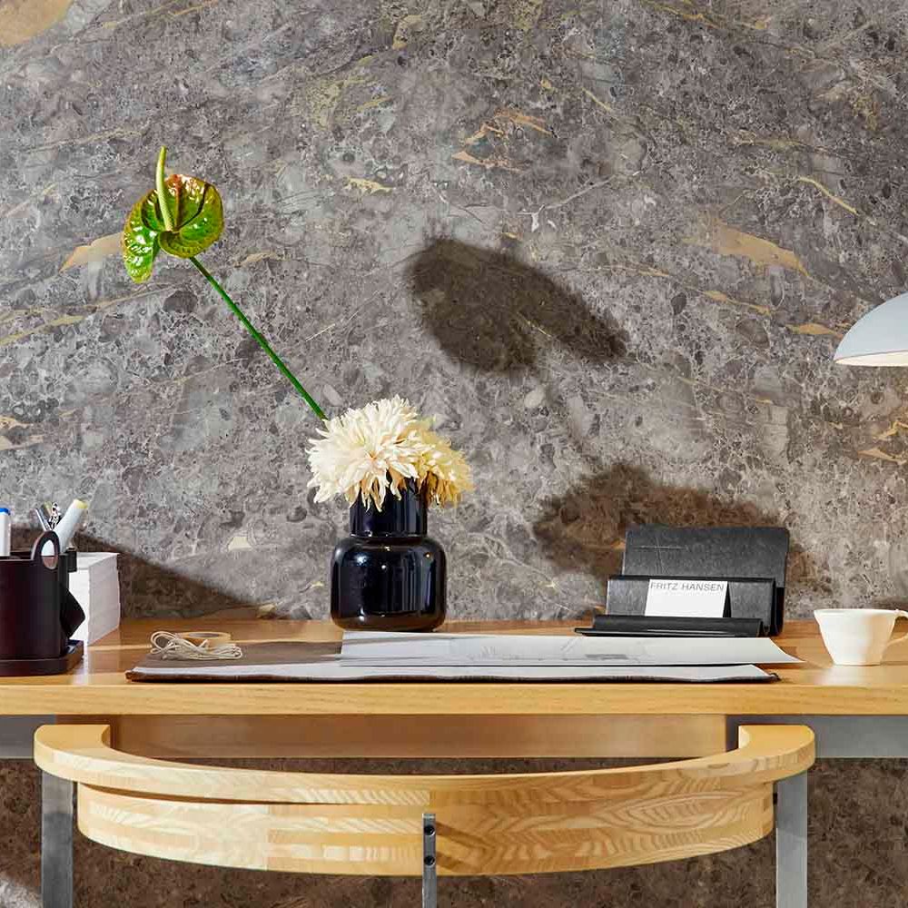Schreibtischunterlage Desk Pad 55 cm, Lavagrau, Leder, Fritz Hansen