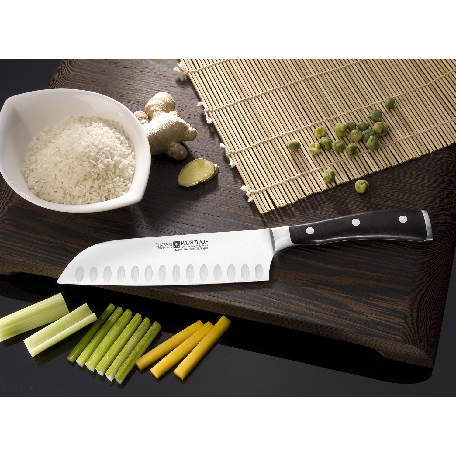 Santoku Messer IKON 17 cm, mit ovalen Rillen, Wüsthof