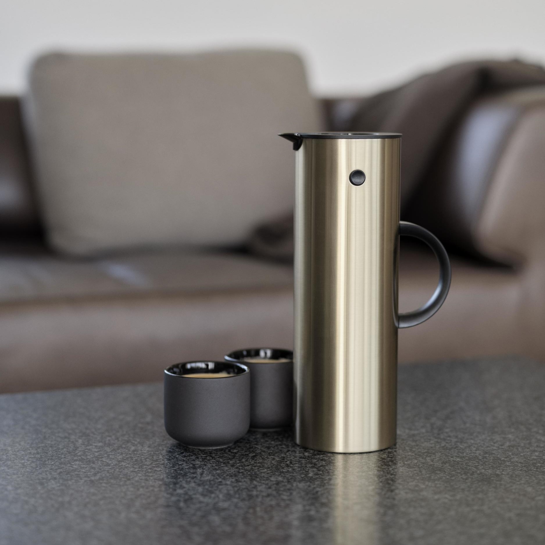 Isolierkanne EM77 1 l, Messing, Edelstahl, Stelton