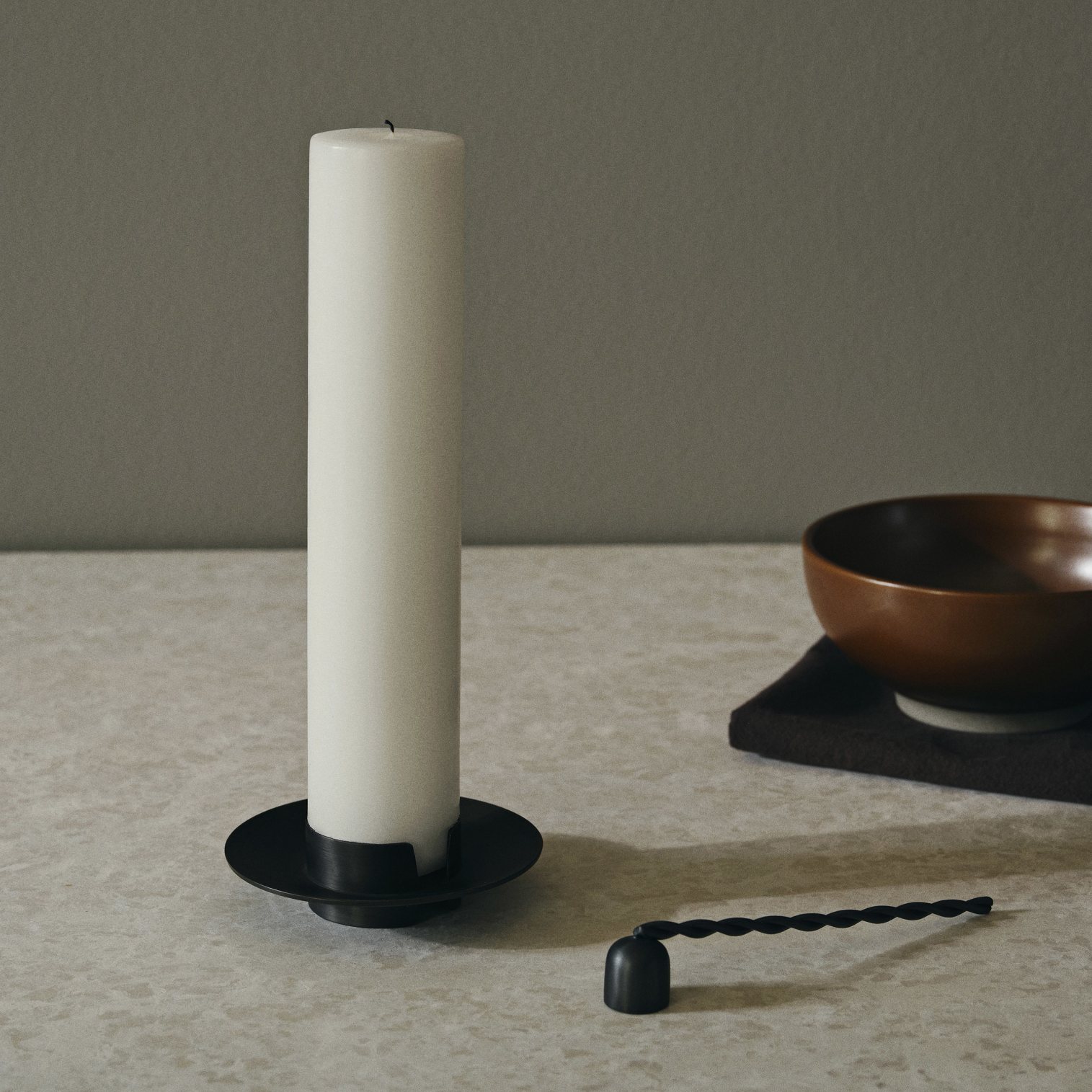 Stumpenkerzenhalter BLOCK 11 cm, schwarz, messing, Ferm LIVING