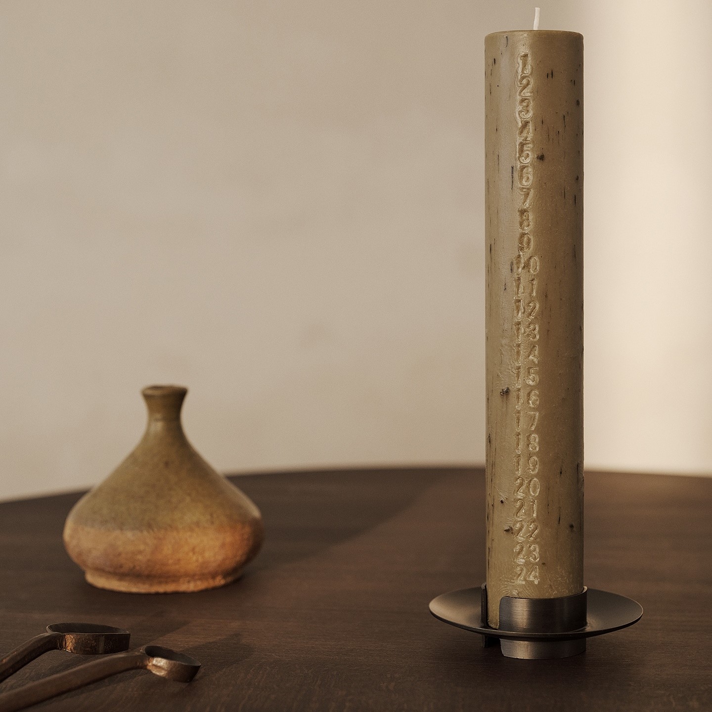 Stumpenkerzenhalter BLOCK 11 cm, schwarz, messing, Ferm LIVING