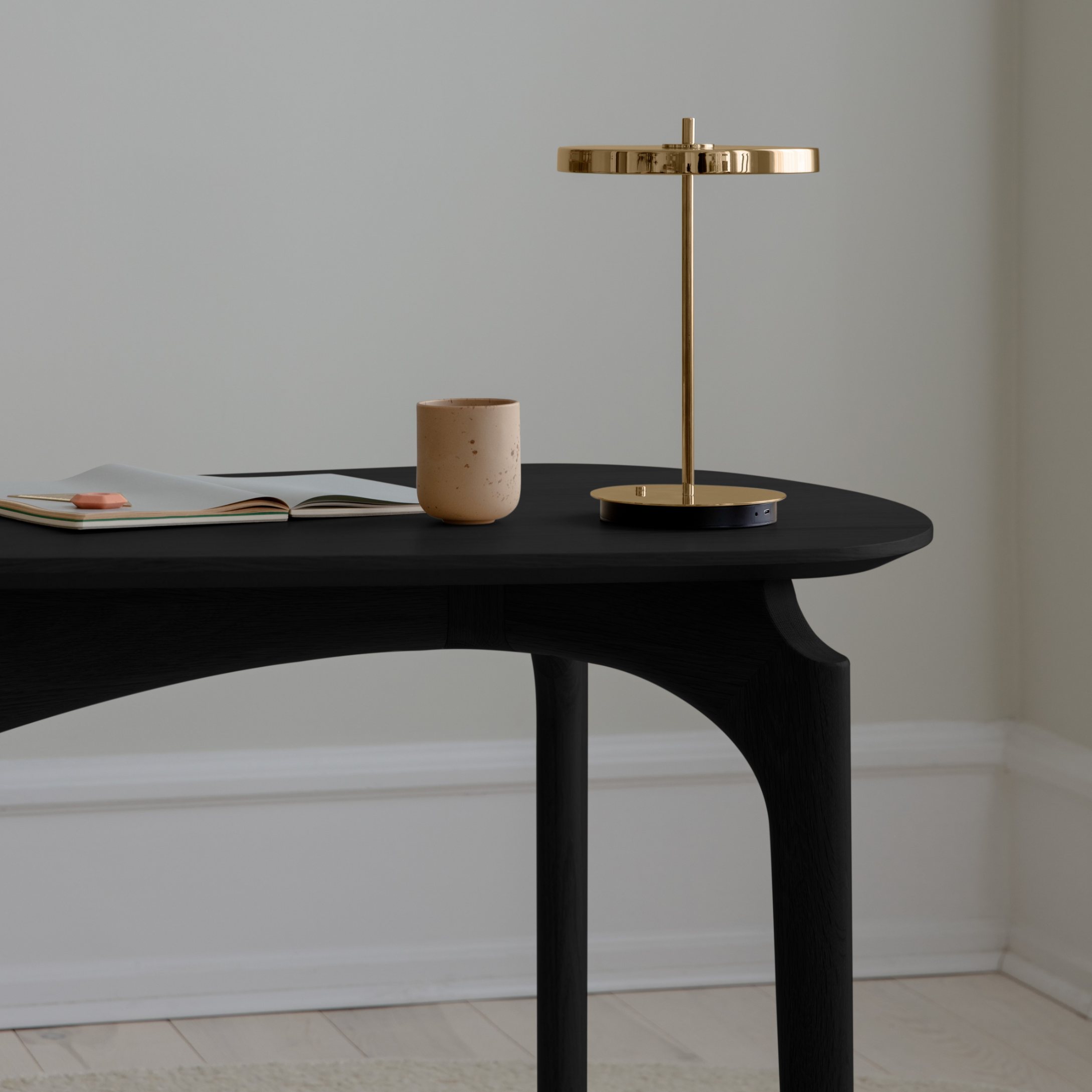 Tischlampe tragbar ASTERIA MOVE 31 cm, gold, aluminium, Umage